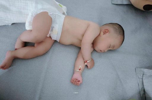 樟树几个月宝宝会抬头